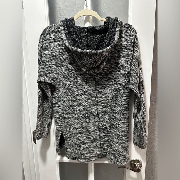 American Eagle Grey Knit Zip Up Sweater - Picture 5 of 8